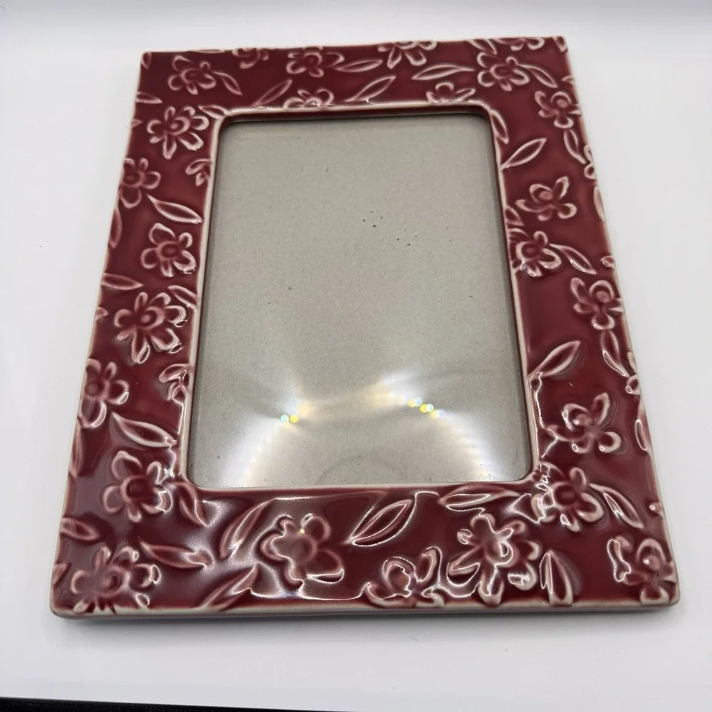 Studio Art Ceramic Red Flower Picture Frame 6 1/2 wide 4 1/2 Opening‎